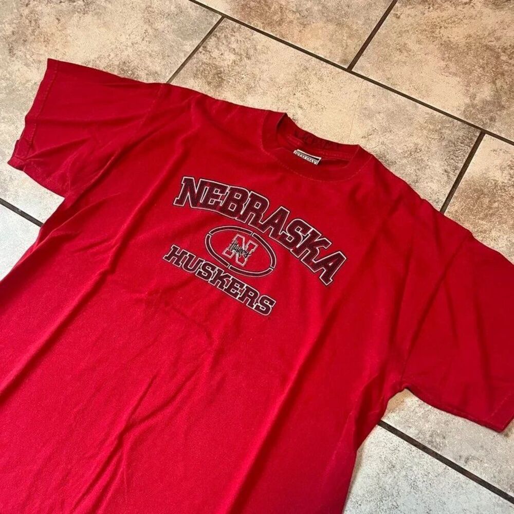 Vintage 90s Red Oak Nebraska Cornhuskers Graphic T Shirt Red Mens Large